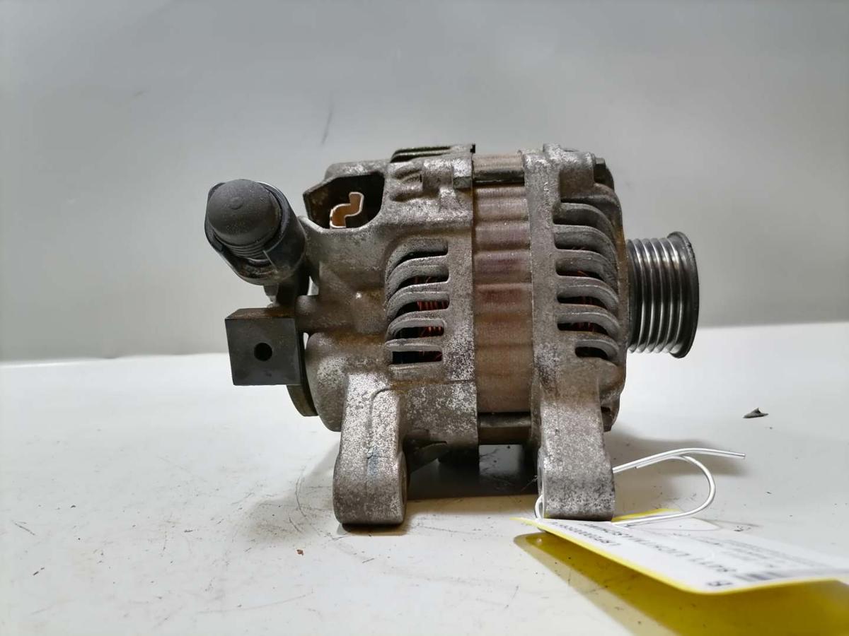 Peugeot 207 original Lichtmaschine Generator 1,4 54KW Bj.2011 Peugeot 207 original Lichtmaschine Generator 1,4 54KW Bj.2011